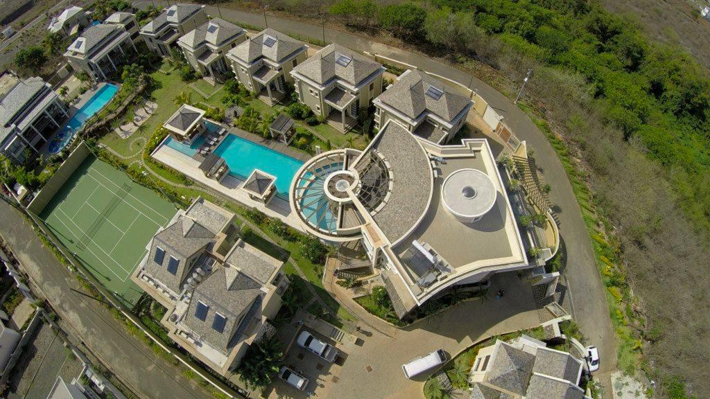 Villasun Luxury Apartments & Villas Flic en Flac Экстерьер фото