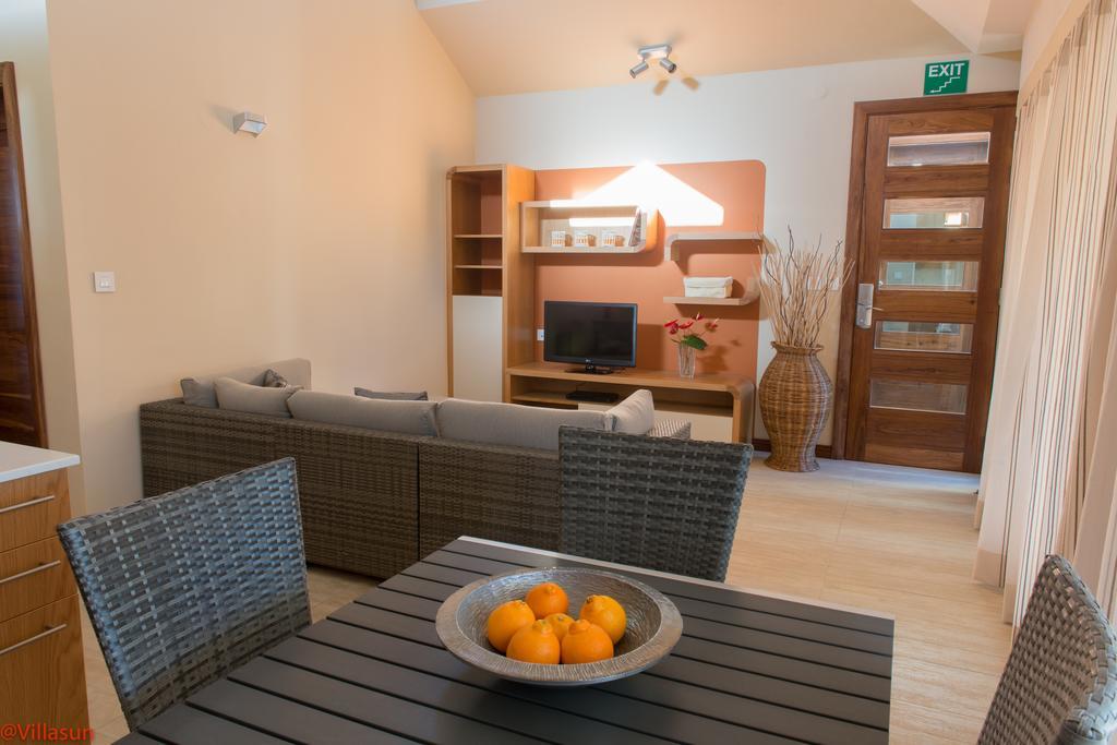 Villasun Luxury Apartments & Villas Flic en Flac Экстерьер фото