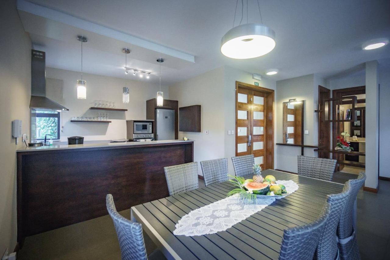 Villasun Luxury Apartments & Villas Flic en Flac Экстерьер фото